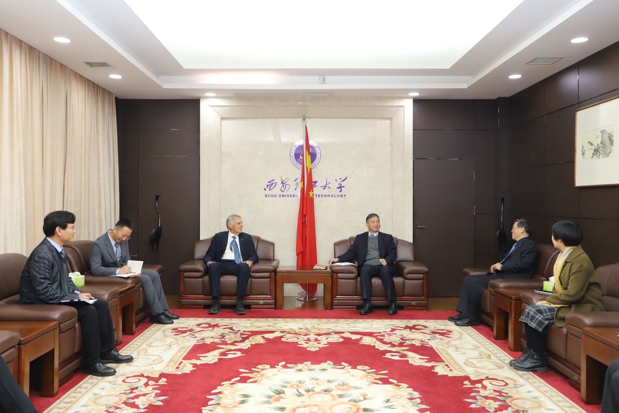 Nobel Laureate in Chemistry Dan Shechtman Visits Xi’an University of Technology